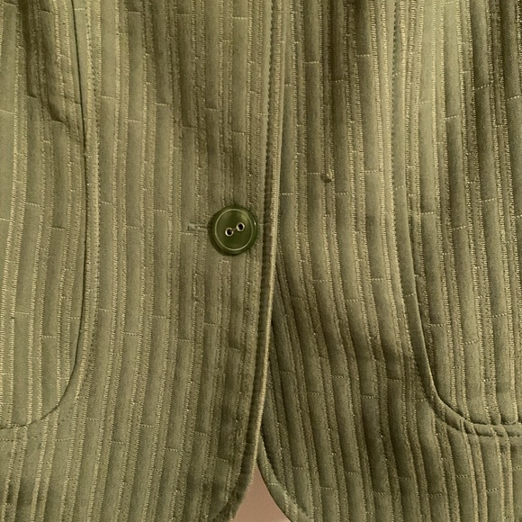 Versatile Fashion Jacket, Dressy or Casual, Unlined, Holiday Ready, Multi-Season - Picture 10 of 10